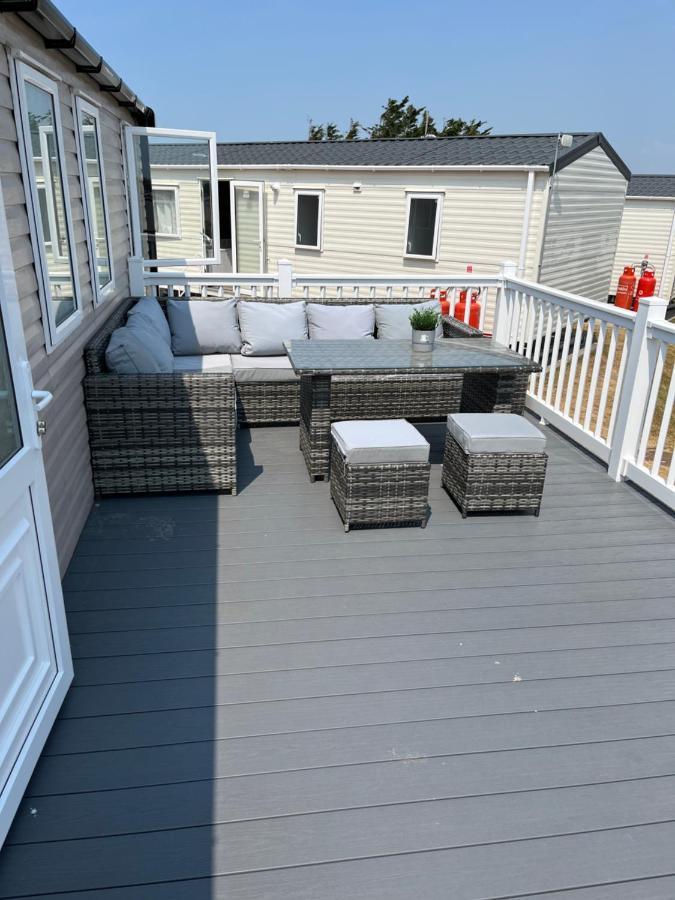 Beautiful Caravan In Trecco Bay! 74 Sycomore Bridgend  Εξωτερικό φωτογραφία