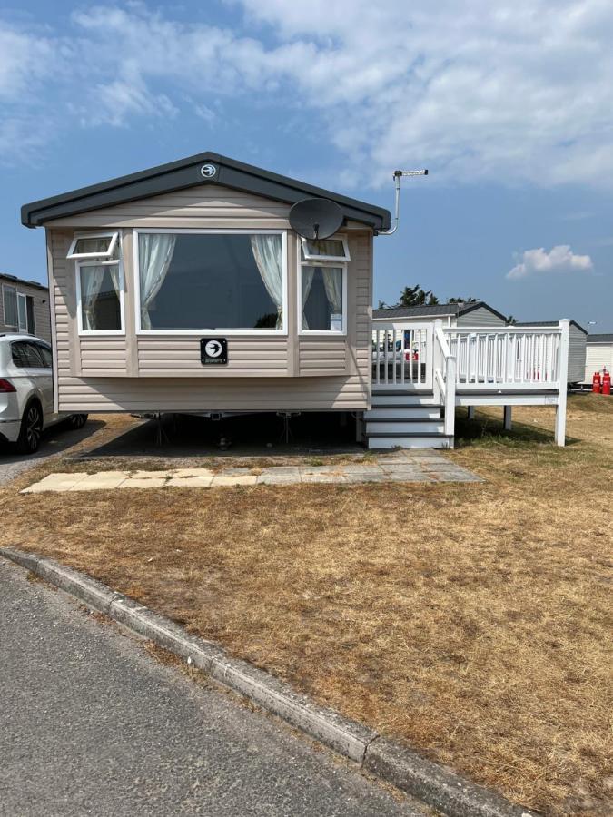 Beautiful Caravan In Trecco Bay! 74 Sycomore Bridgend  Εξωτερικό φωτογραφία